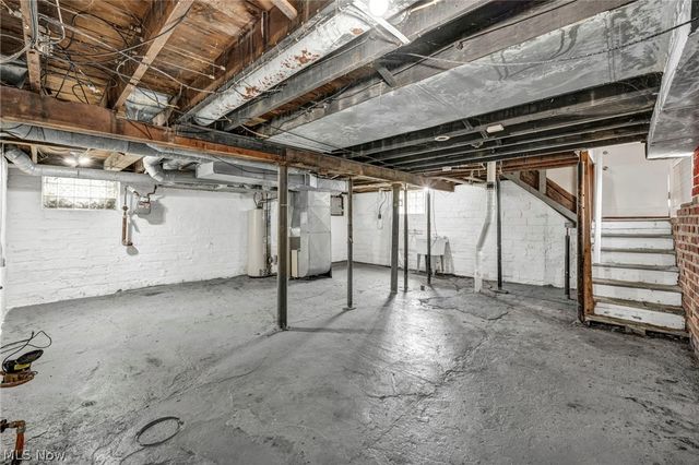 936 Selwyn Road, Cleveland Heights, OH 44112