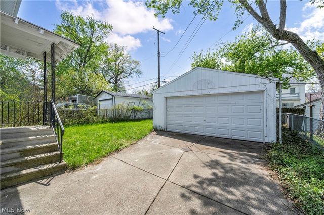 936 Selwyn Road, Cleveland Heights, OH 44112