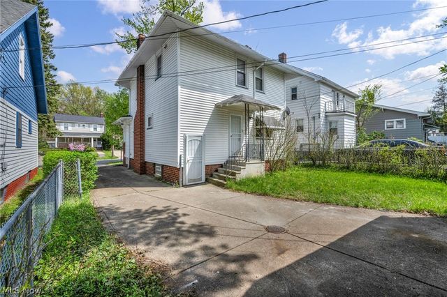936 Selwyn Road, Cleveland Heights, OH 44112