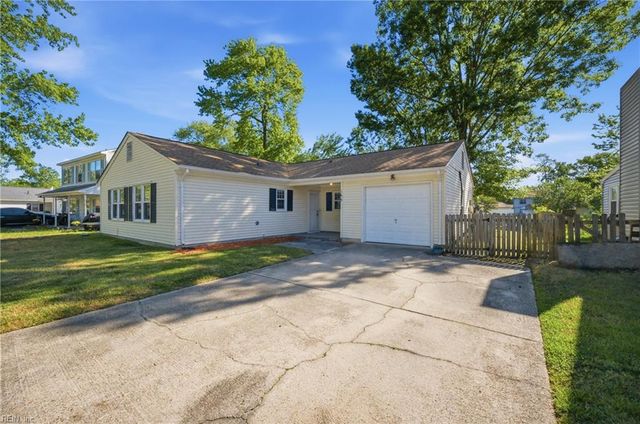 166 Fairmont DR, Hampton, VA 23666