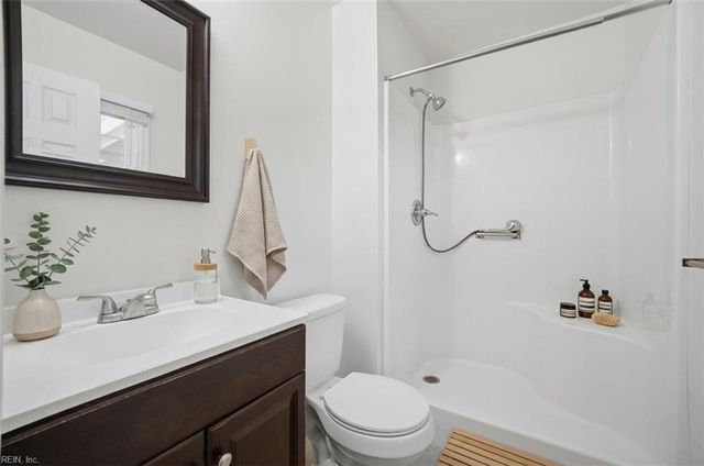 166 Fairmont DR, Hampton, VA 23666