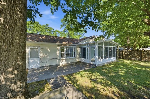 166 Fairmont DR, Hampton, VA 23666