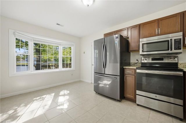 166 Fairmont DR, Hampton, VA 23666