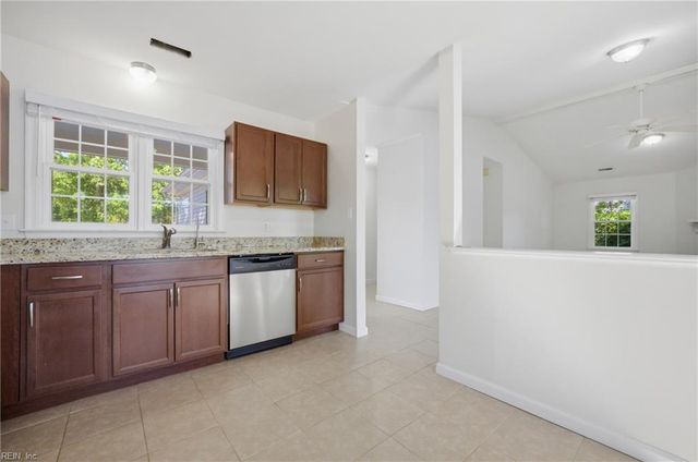 166 Fairmont DR, Hampton, VA 23666