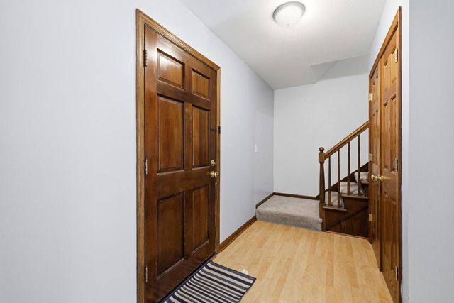 2319 Napa TRAIL, Waukesha, WI 53188