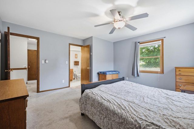 2319 Napa TRAIL, Waukesha, WI 53188