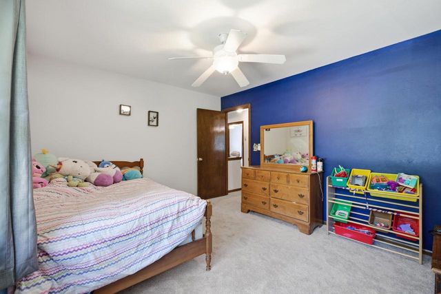 2319 Napa TRAIL, Waukesha, WI 53188