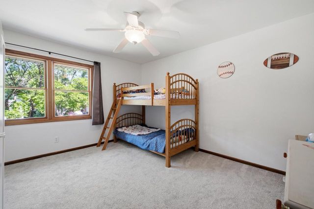 2319 Napa TRAIL, Waukesha, WI 53188