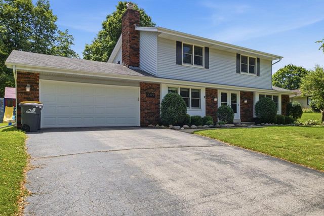 2319 Napa TRAIL, Waukesha, WI 53188