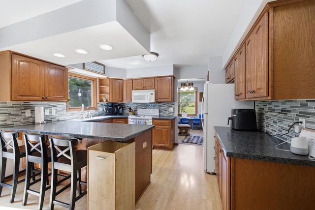 2319 Napa TRAIL, Waukesha, WI 53188