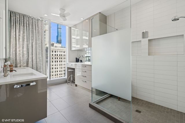 403 N Wabash Street 15B, Chicago, IL 60611