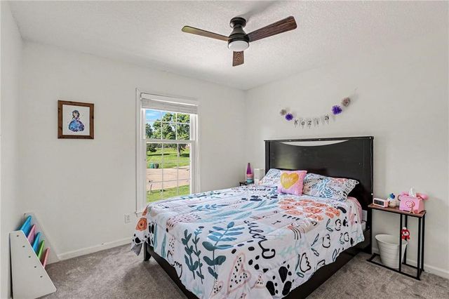 20061 Travis Lane, Stilwell, KS 66085