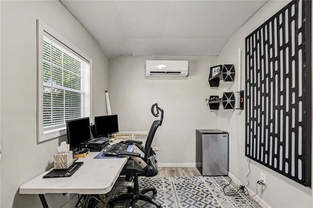 20061 Travis Lane, Stilwell, KS 66085