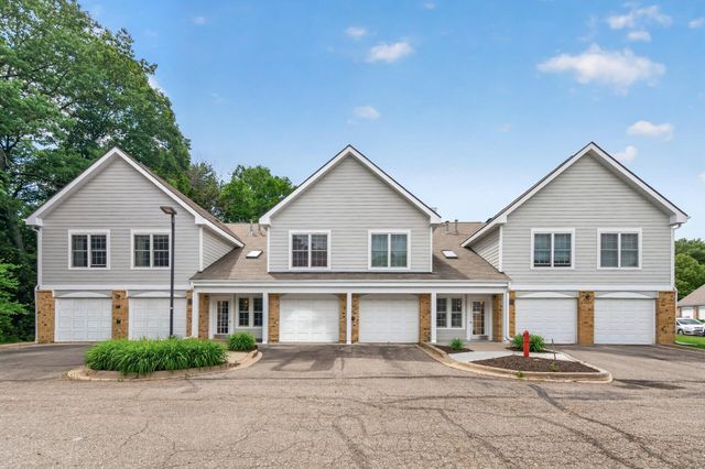 6167 Chasewood Parkway 202, Minnetonka, MN 55343