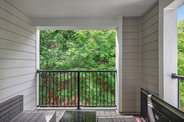 6167 Chasewood Parkway 202, Minnetonka, MN 55343