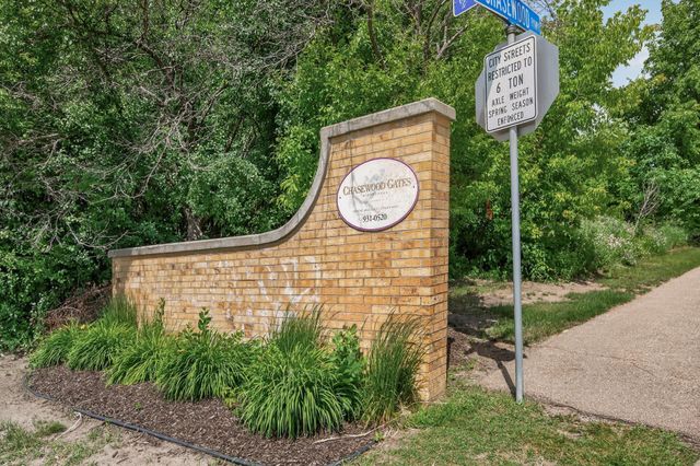 6167 Chasewood Parkway 202, Minnetonka, MN 55343