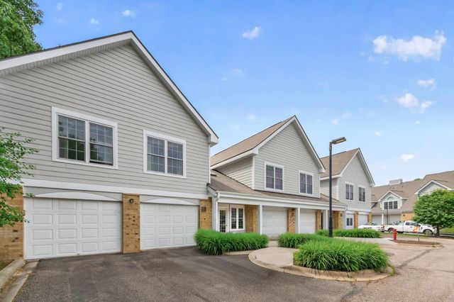 6167 Chasewood Parkway 202, Minnetonka, MN 55343