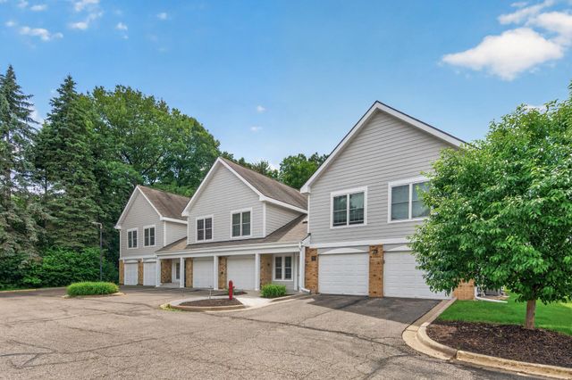 6167 Chasewood Parkway 202, Minnetonka, MN 55343