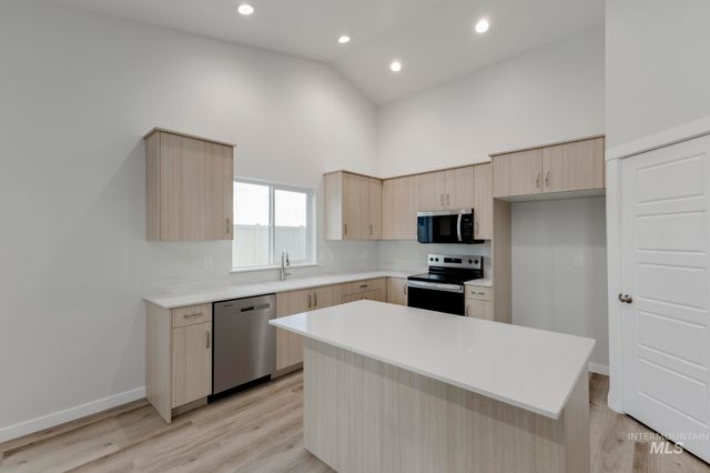 15264 Fuchsia Ave, Nampa, ID 83651