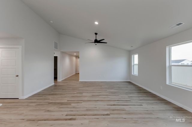 15264 Fuchsia Ave, Nampa, ID 83651