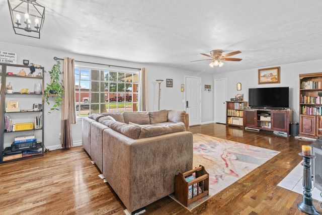 603 W Jackson Street, Bolivar, MO 65613