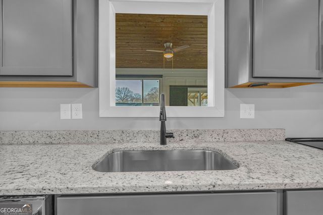 5177 Sandy Cross Road, Carnesville, GA 30521