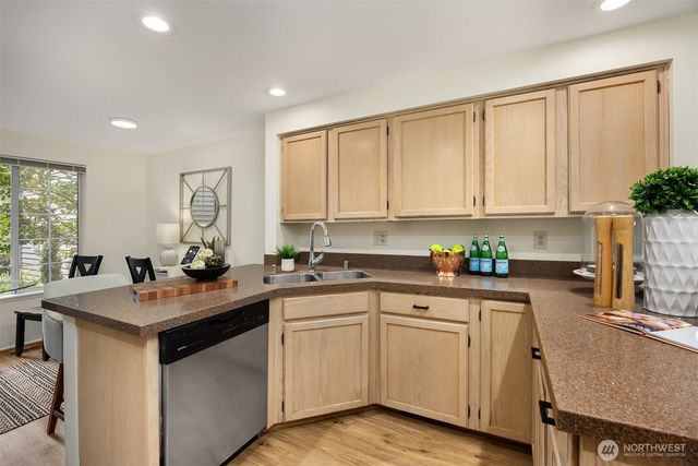 11512 NE 115th Court, Kirkland, WA 98033