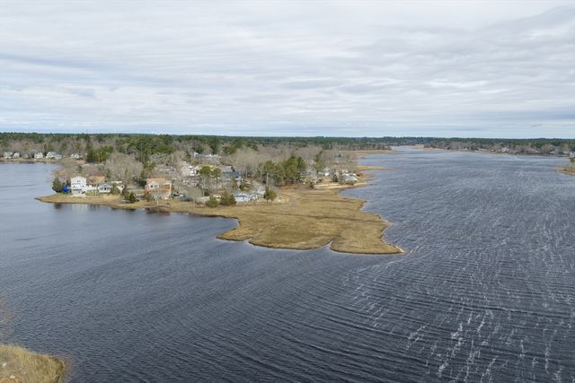 21 River Rd, Marion, MA 02738