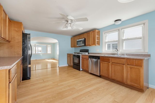 21 River Rd, Marion, MA 02738