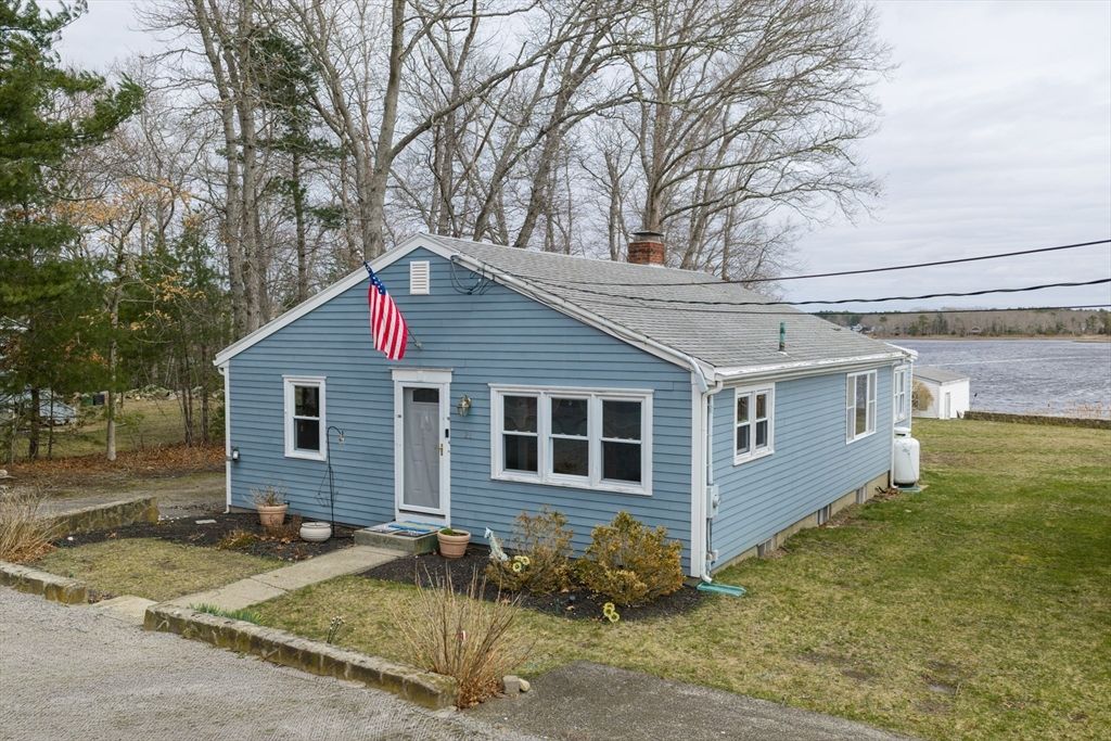 21 River Rd, Marion, MA 02738