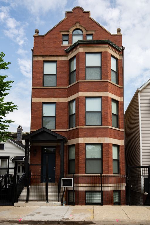 2340 W 21st Street 2, Chicago, IL 60608