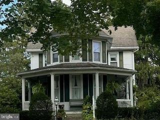 1042 CORNWALL RD, Lebanon, PA 17042