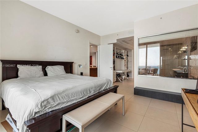 200 Biscayne Boulevard Way 4907, Miami, FL 33131