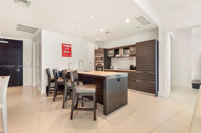 200 Biscayne Boulevard Way 4907, Miami, FL 33131