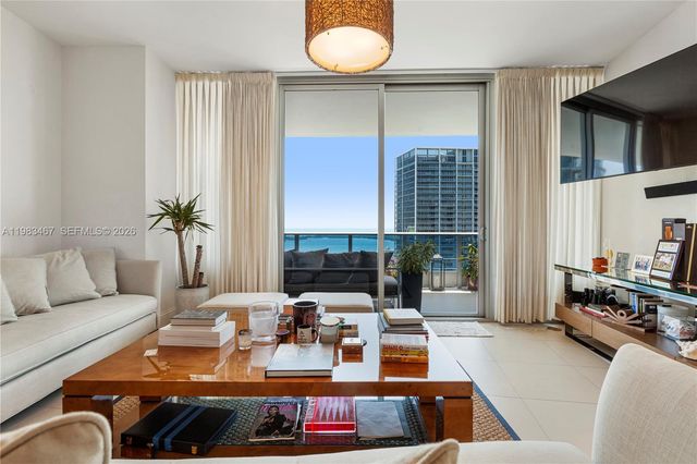 200 Biscayne Boulevard Way 4907, Miami, FL 33131