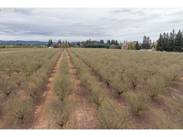 10274 EHLEN Rd, Aurora, OR 97002