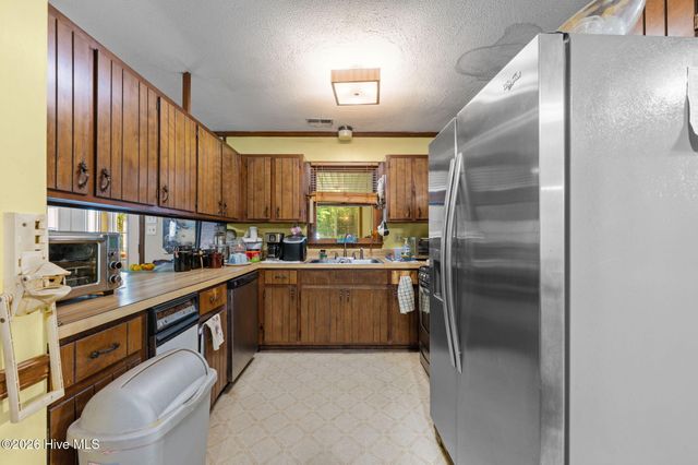 520 Stately Pines Road, New Bern, NC 28560