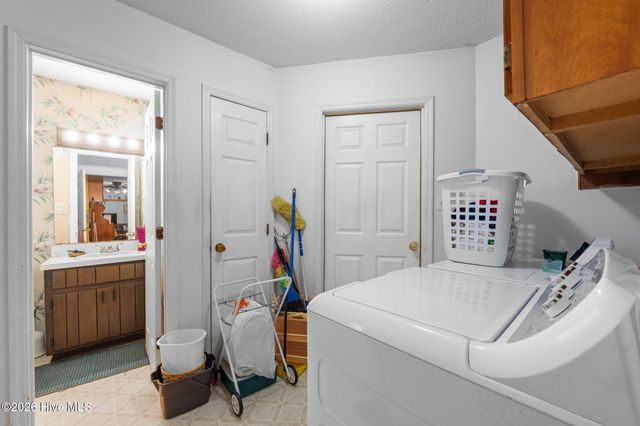 520 Stately Pines Road, New Bern, NC 28560