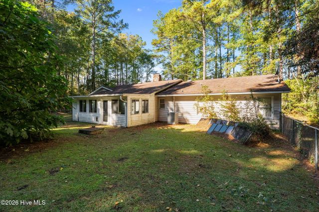 520 Stately Pines Road, New Bern, NC 28560