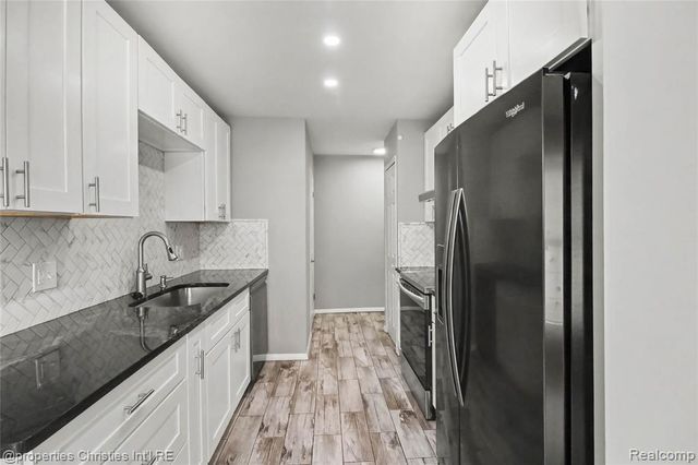 31117 Country Bluff, Farmington Hills, MI 48331