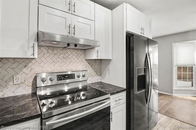 31117 Country Bluff, Farmington Hills, MI 48331