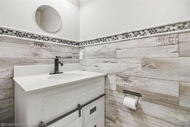 31117 Country Bluff, Farmington Hills, MI 48331
