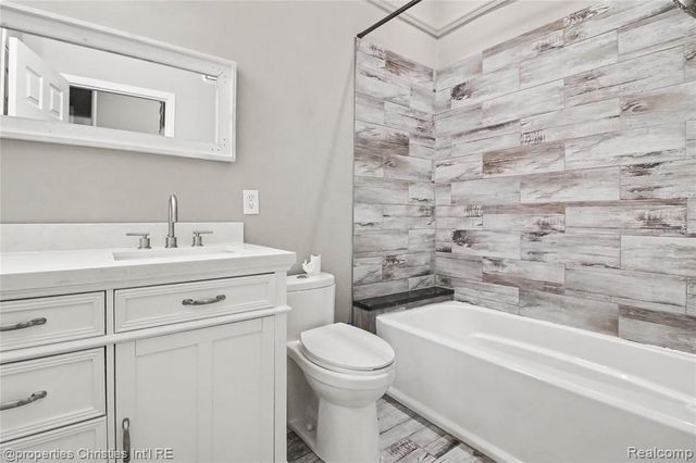 31117 Country Bluff, Farmington Hills, MI 48331