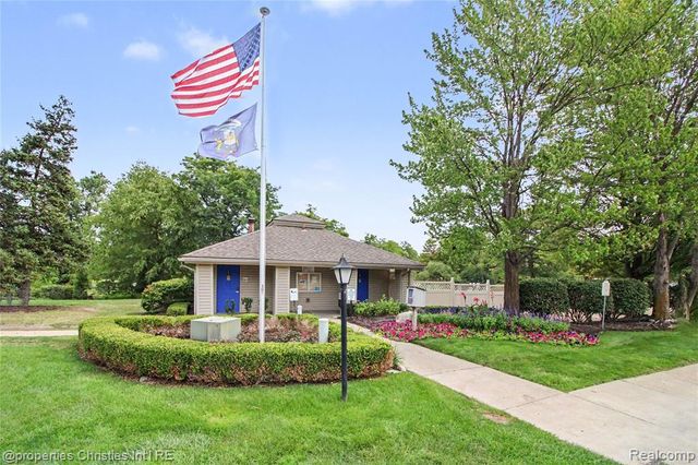 31117 Country Bluff, Farmington Hills, MI 48331