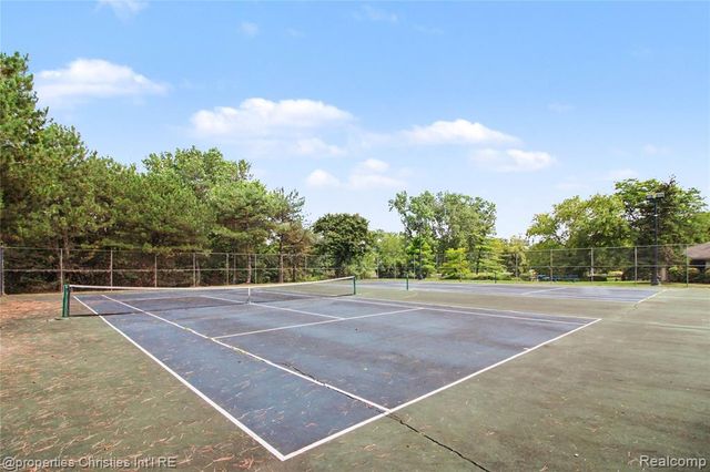 31117 Country Bluff, Farmington Hills, MI 48331
