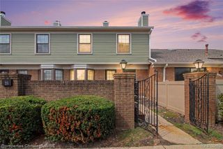 31117 Country Bluff, Farmington Hills, MI 48331