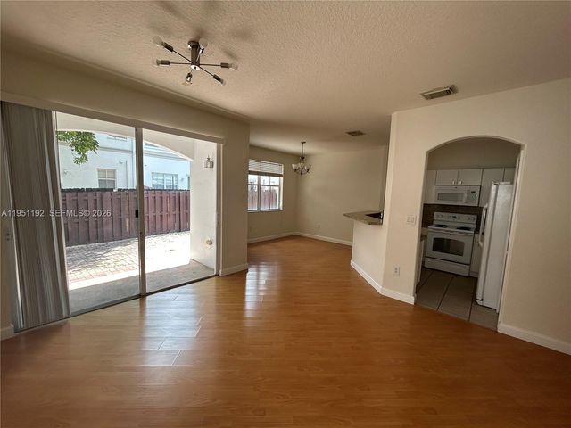 7839 NW 110th Ave 7839, Doral, FL 33178