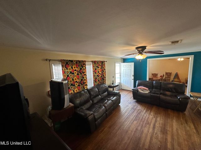 2049 Eleanor Street, Vidalia, LA 71373