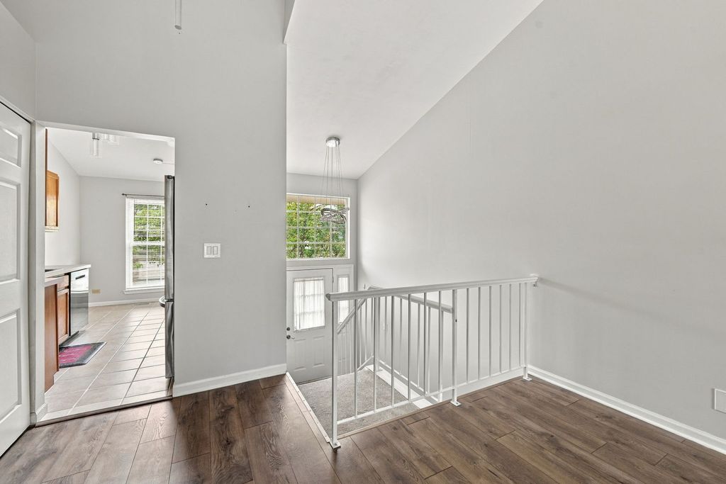 2651 S Cedar Glen Drive, Arlington Heights, IL 60005 — photo 3