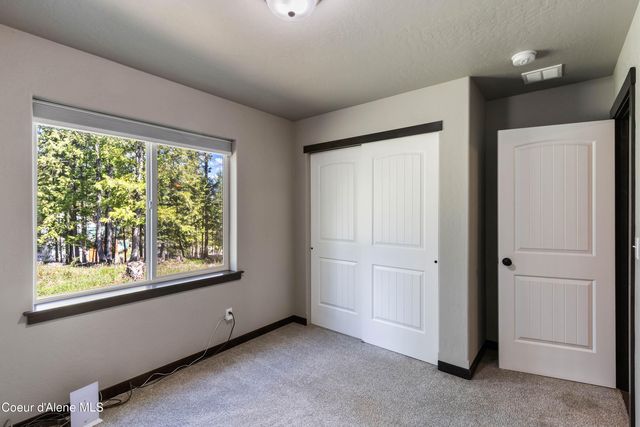 1279 Gypsy Bay RD, Sagle, ID 83860